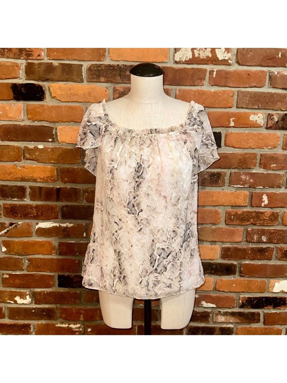 White House Black Market Pink Snakeskin Off the Shoulder Top Size Medium